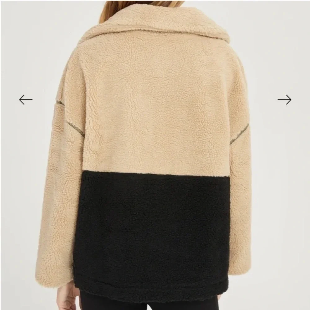Something Navy Two-Tone Sherpa Pullover Jacket in Beige and Black - Picture 4 of 12